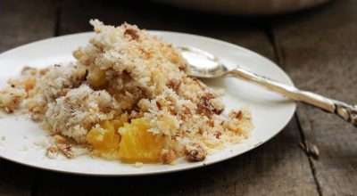 Crumble de abacaxi com especiarias