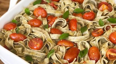 Fettuccine de manjericão com tomate confit