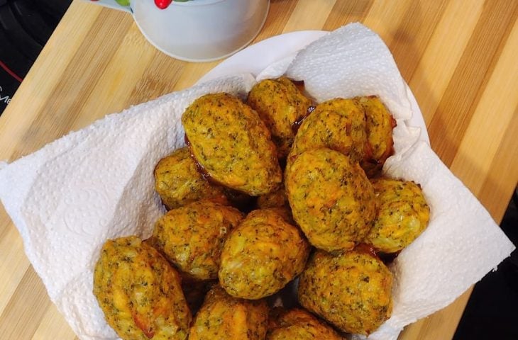 Croquetes de frango com brócolis