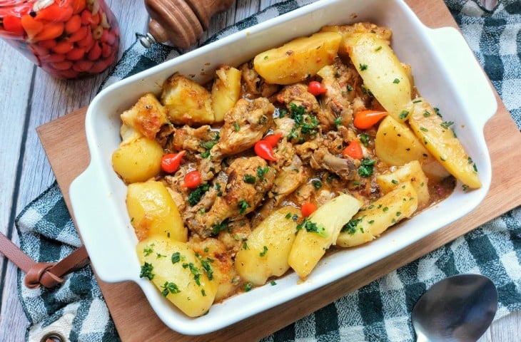 Frango com batatas na panela de pressão