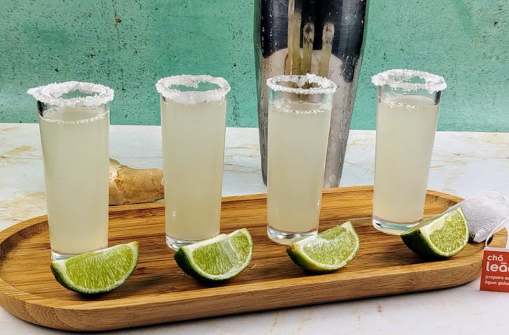 Tequila com chá verde, limão e gengibre