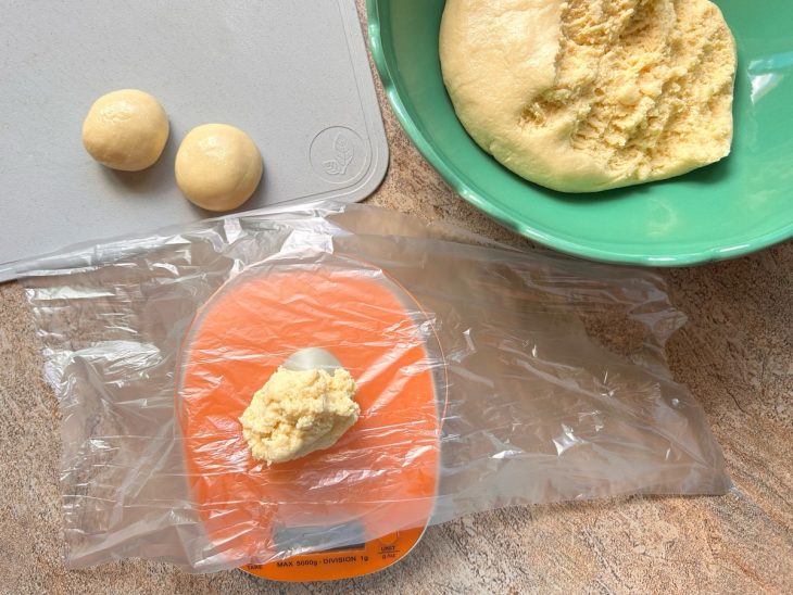 Porções iguais pesadas.