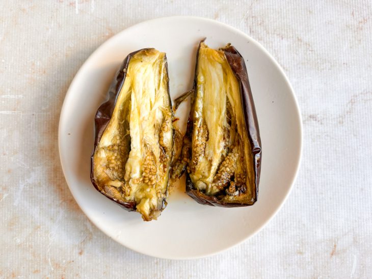 Berinjela saída do forno.