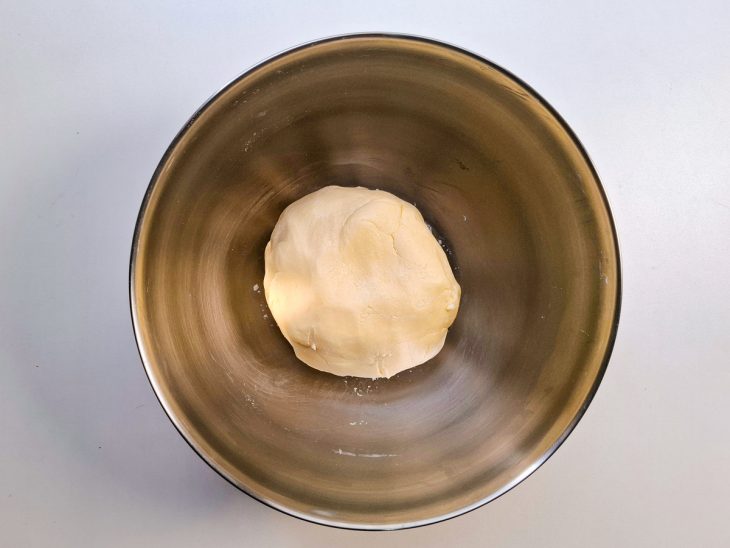 Os ingredientes misturados, agora com a adição do amido de milho.