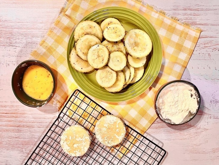 Abobrinha empanada na airfryer - Passo a Passo