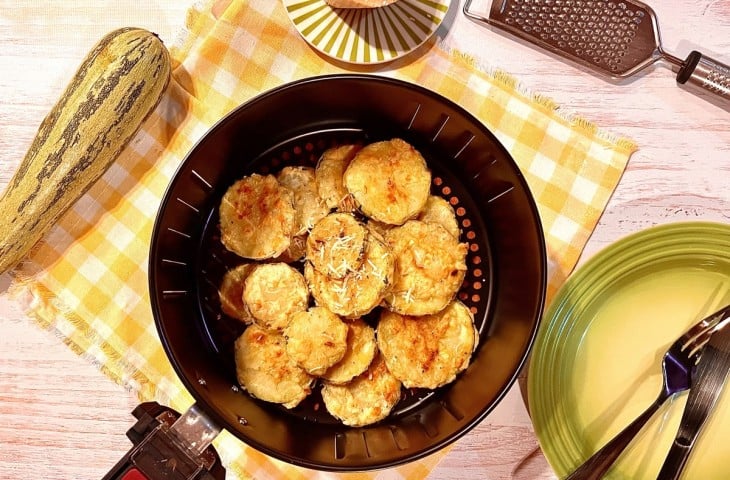 Abobrinha empanada na airfryer