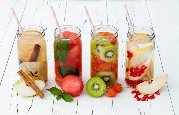 Recipe At-A-Glance Aug 25, · Cucumber water has been around for a very long time – years before the infused water craze began.. Water with cucumber has been served at day spas and health clubs all over the world for decades, mostly due to its health benefits and great taste.