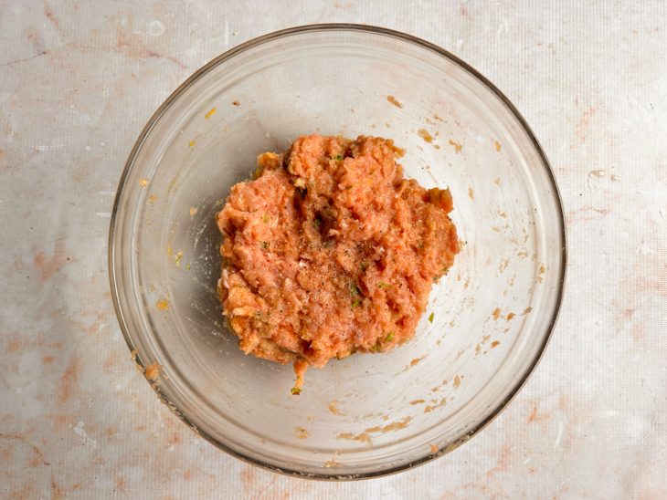 Sal e pimenta adicionados.