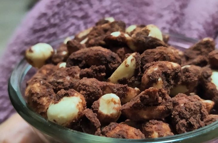 Amendoim com chocolate