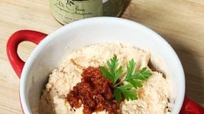 Antepasto de tomate seco com nozes