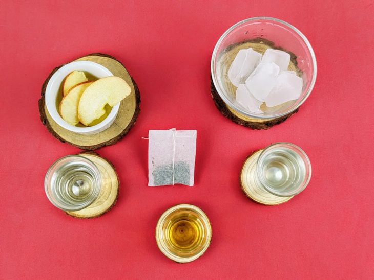 Ingredientes reunidos na bancada.