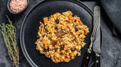 Arroz à grega com linguiça e bacon