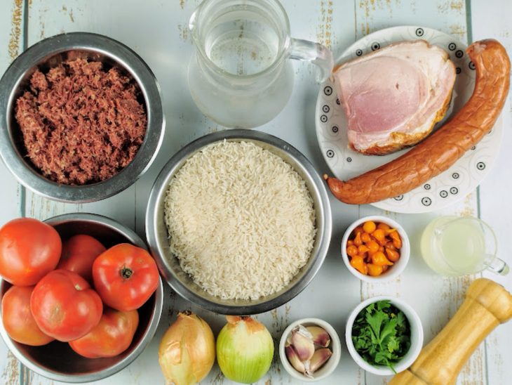 Ingredientes reunidos para o preparo da receita.