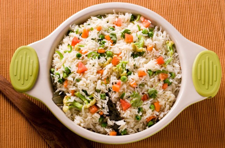25 receitas de arroz de Natal para acompanhar pratos especiais