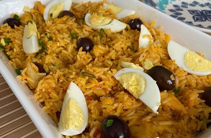 Arroz com bacalhau e ovo