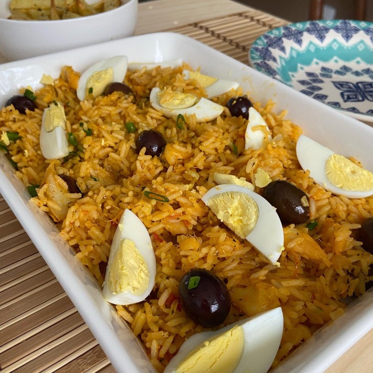 Arroz com bacalhau e ovo