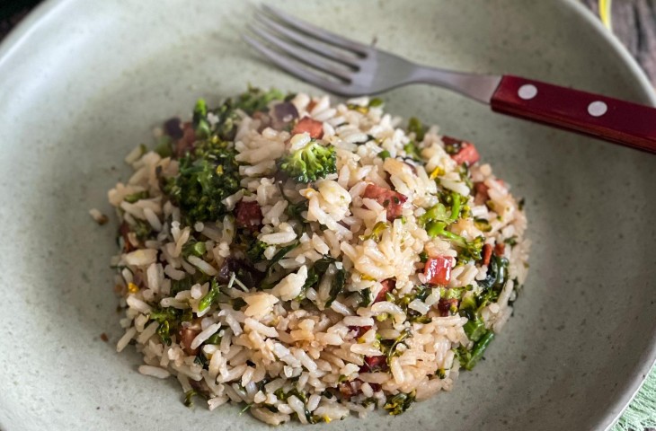 Arroz com brócolis e bacon