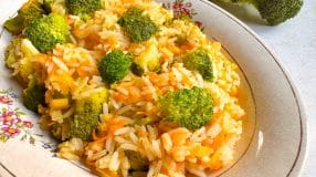 Arroz com brócolis e cenoura