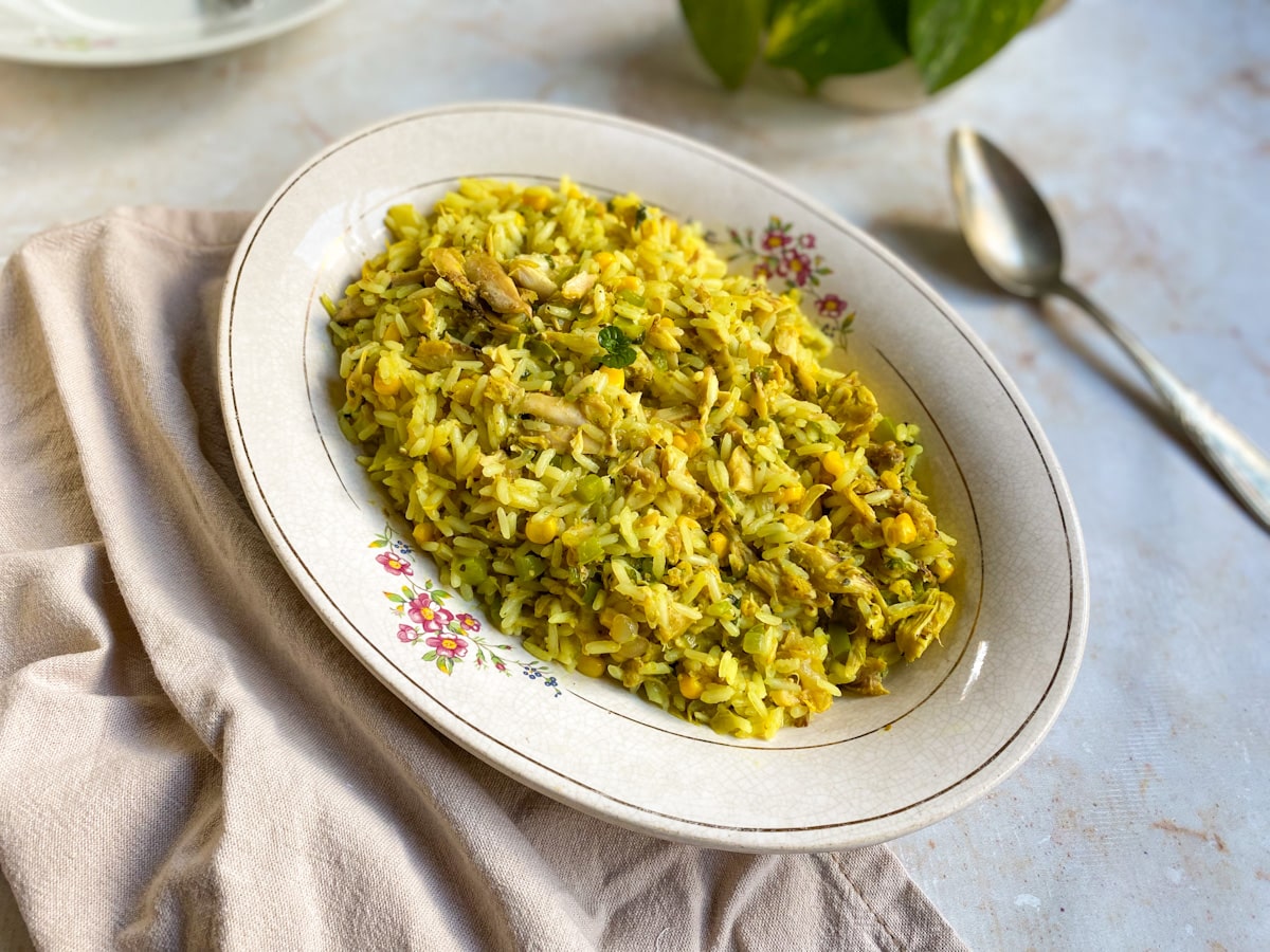 Arroz com frango desfiado