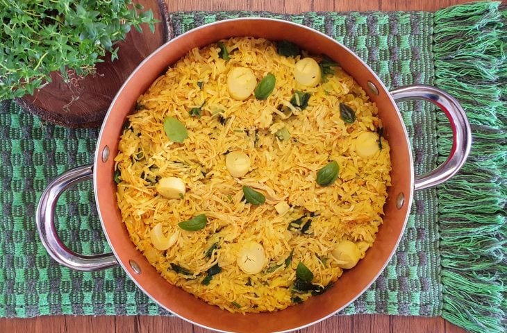 Arroz com frango e açafrão