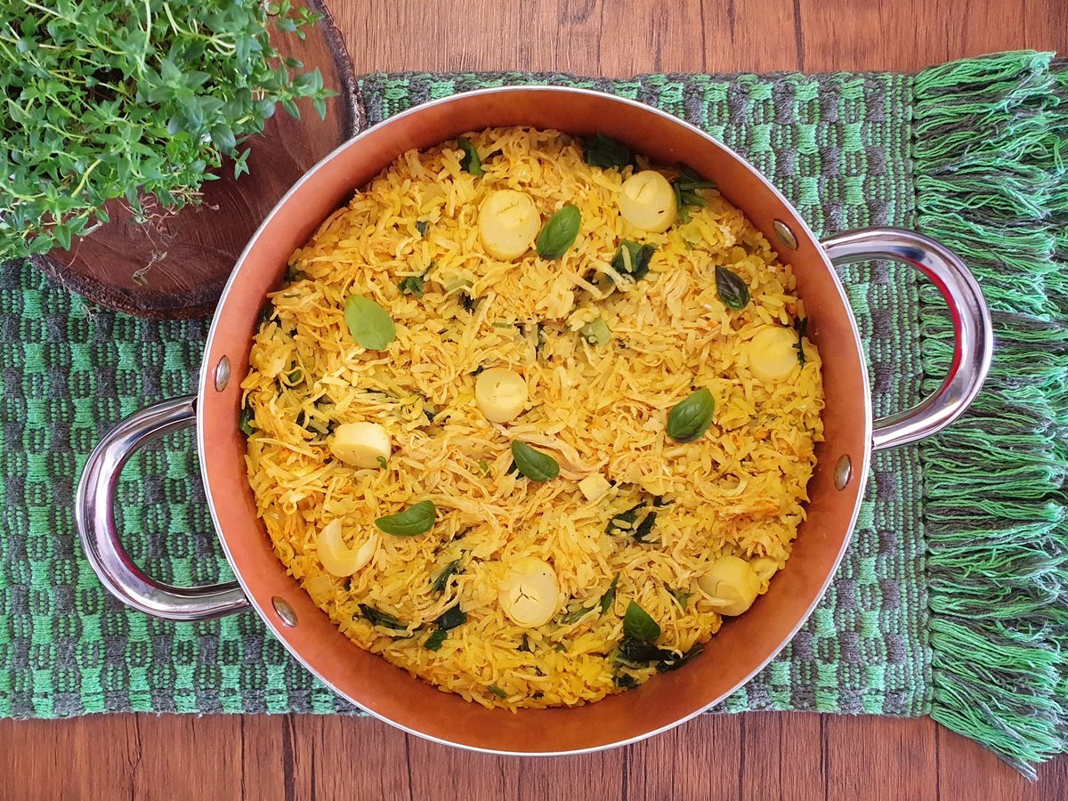 Arroz com frango e açafrão