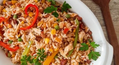 Arroz com frango e pimentões
