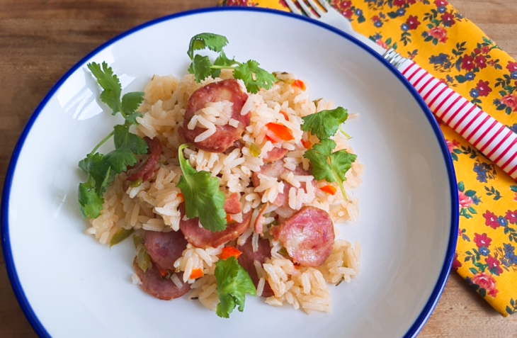 Arroz com linguiça e pimentão