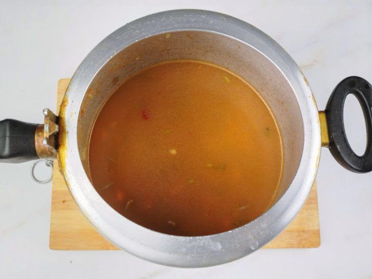 Ingredientes adicionados na panela.