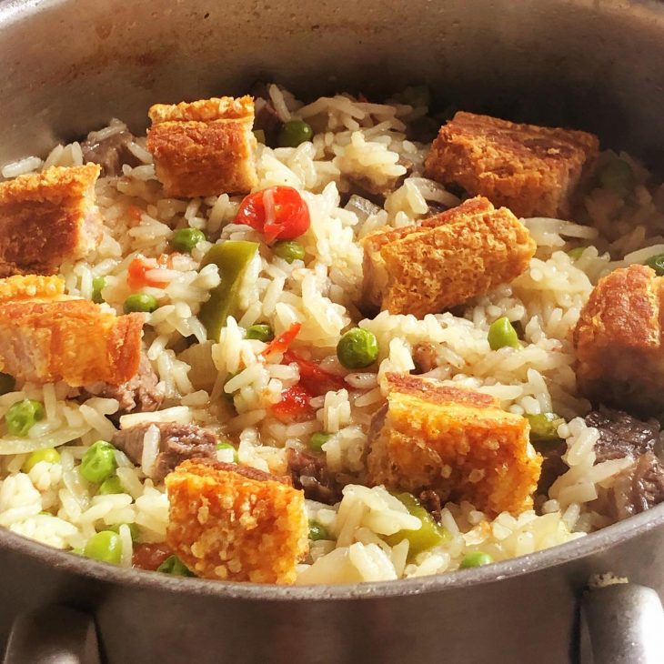 Arroz com picanha e torresmo