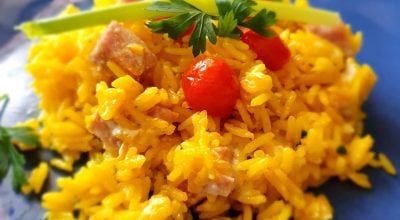 Arroz cremoso com açafrão e calabresa