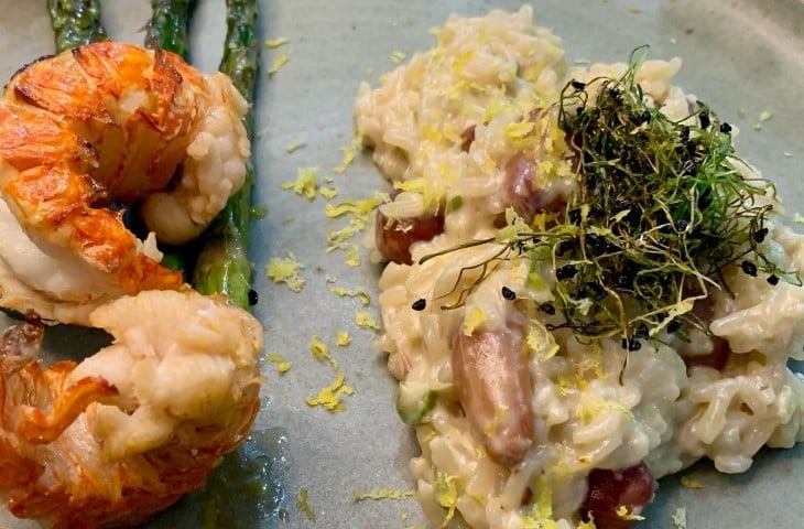 Arroz cremoso com pinhão e aspargos
