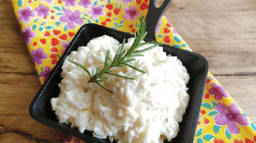 Arroz cremoso com queijo fácil
