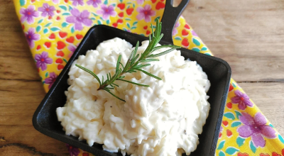 Arroz cremoso com queijo fácil