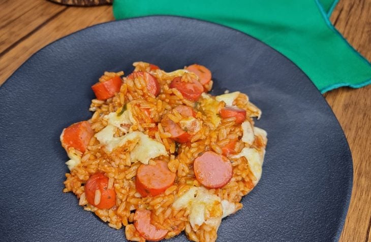 Arroz cremoso com salsicha