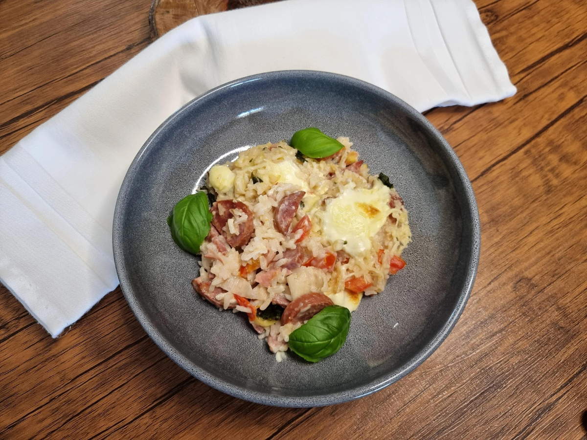 Arroz de forno com linguiça
