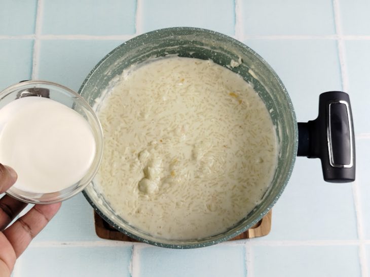 Creme de leite adicionado ao arroz.