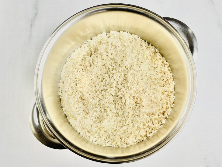 Arroz adicionado na panela.