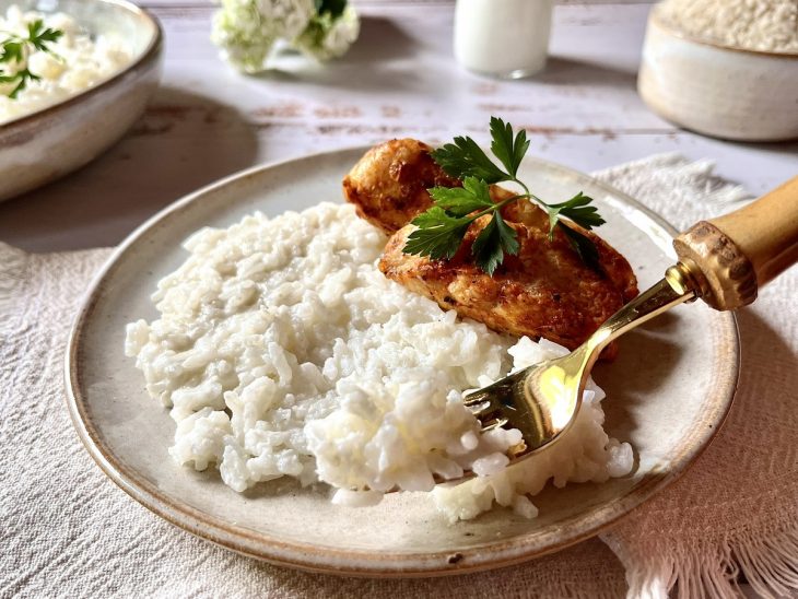 Arroz de leite salgado servido.