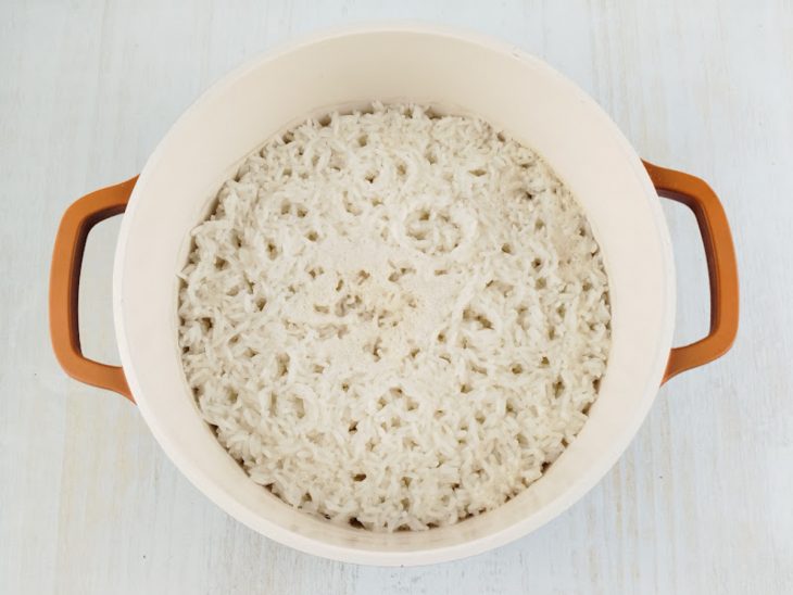 Arroz macio na panela.