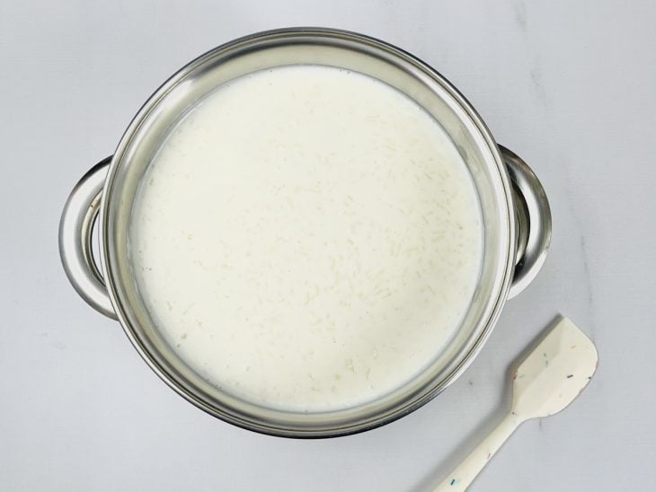 arroz-doce italiano cozinhando com leite