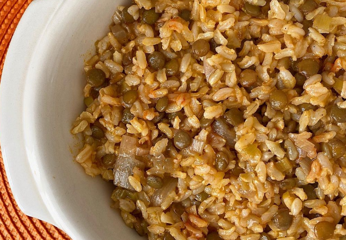 Arroz integral com páprica e lentilha