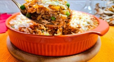 Arroz temperado com frango desfiado