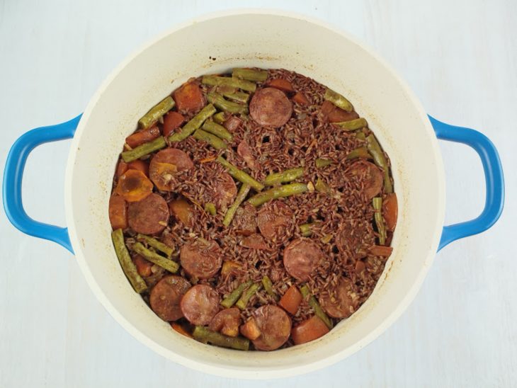 Arroz após o tempo de cozimento.