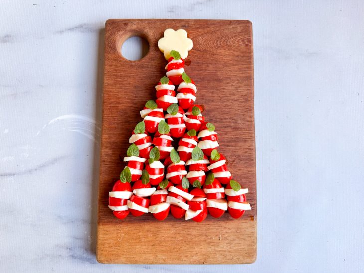 Árvore montada com a estrela em cima.