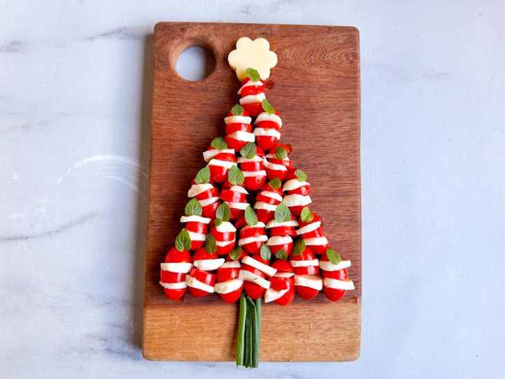 Cebolinha formando a base da árvore.