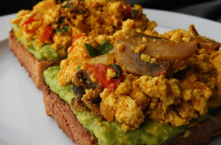 Avocado toast vegano