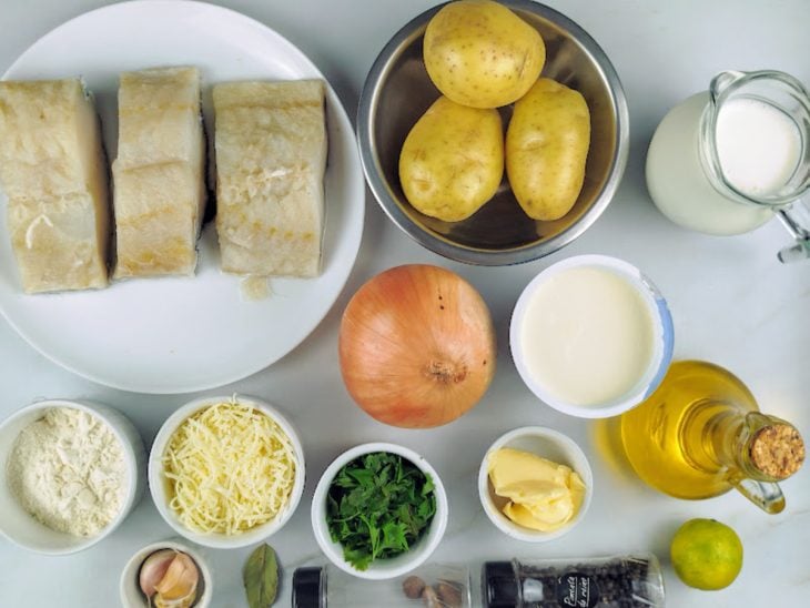 Bancada com os ingredientes da receita.