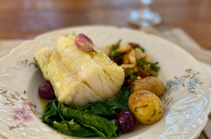 Bacalhau no azeite com couve