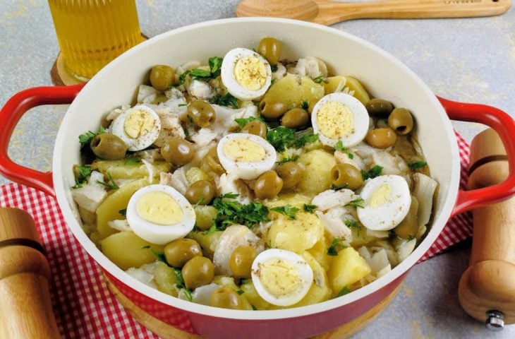 Bacalhoada portuguesa na panela