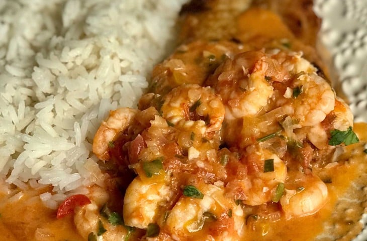 Badejo à dorê com molho de camarão